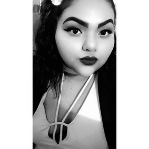 Meet your Posher, Paola